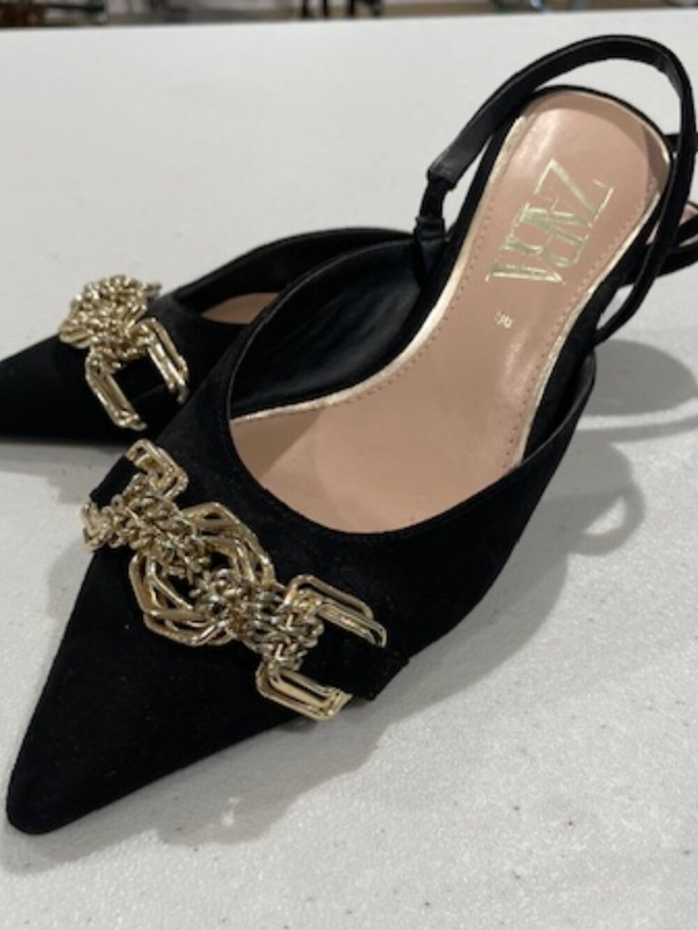 Zara Black Suede Pointed Toe Slingback Kitten Heels w/ Gold Chain - EU36